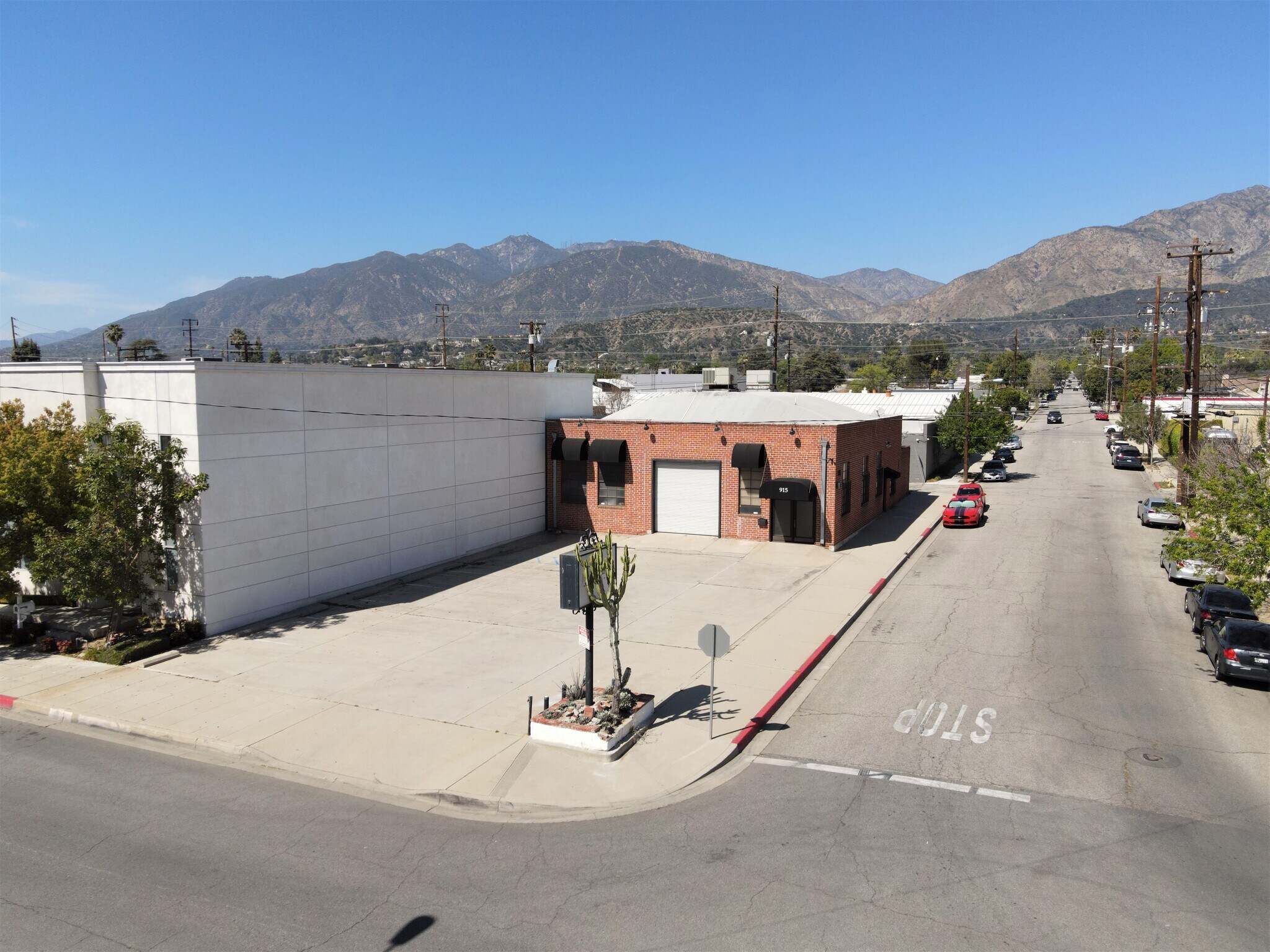 915 S Alta Vista Ave Monrovia, CA 91016 Flex Property for Lease on