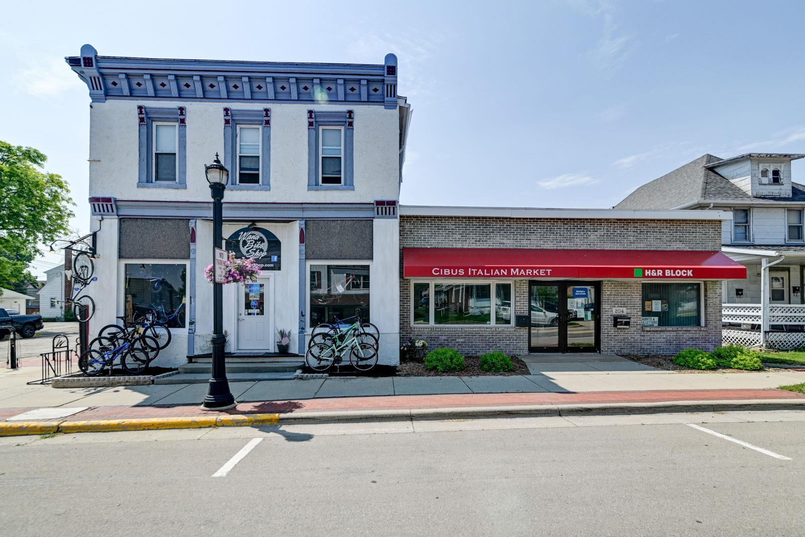 200 W Main St, Waunakee, WI for Sale