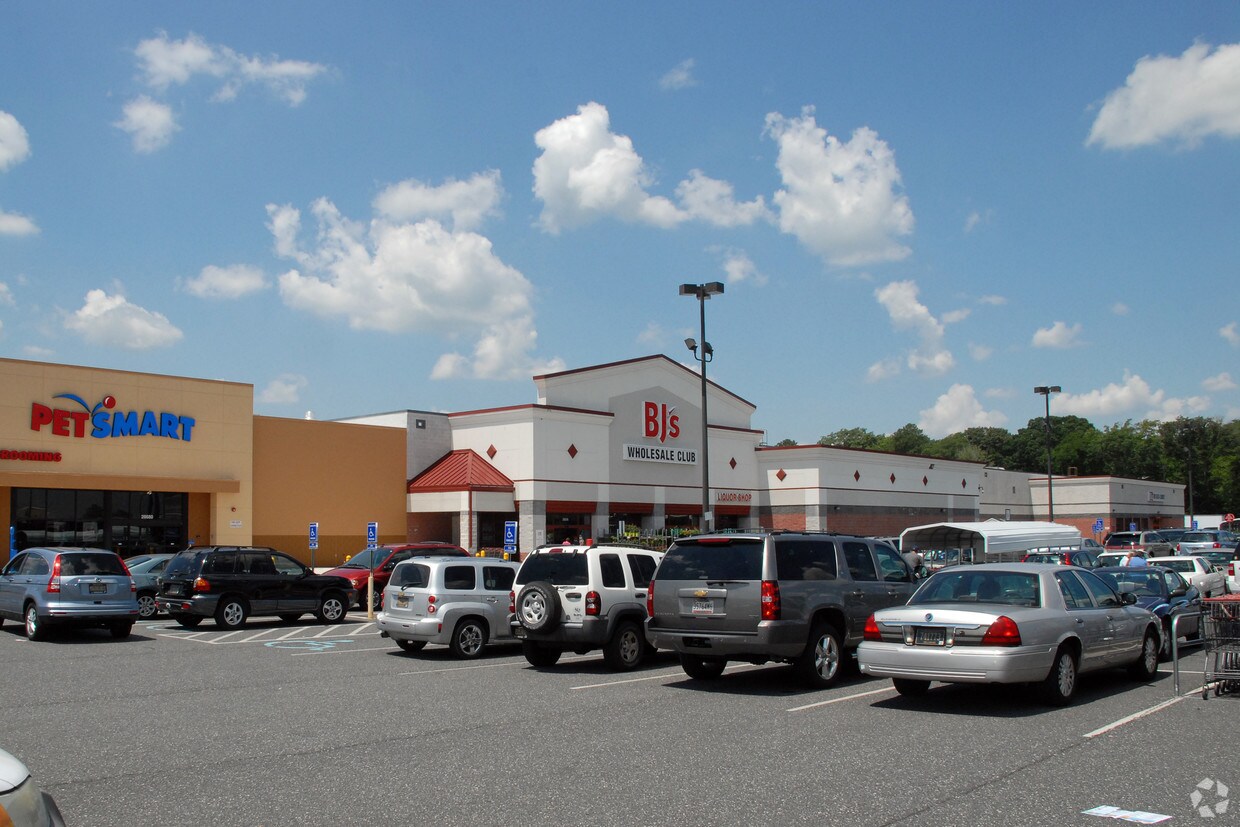 30181 Commerce Dr, Millsboro, DE for Rent