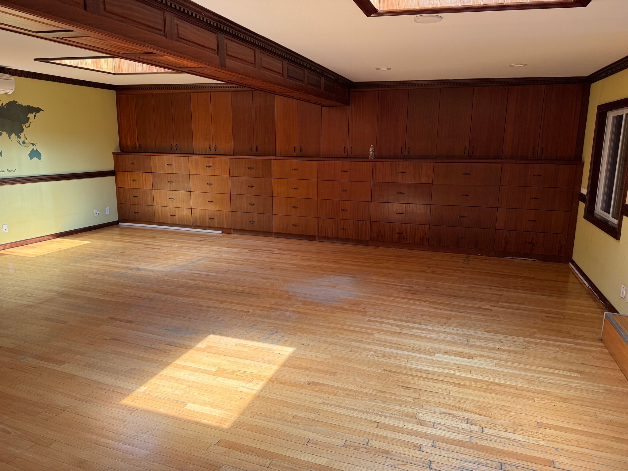2467-2469 Arthur Ave, Bronx, NY for Rent