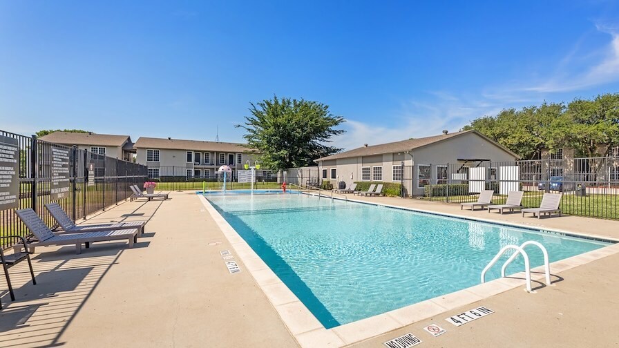1002 S Edmonds Ln, Lewisville, TX for Sale