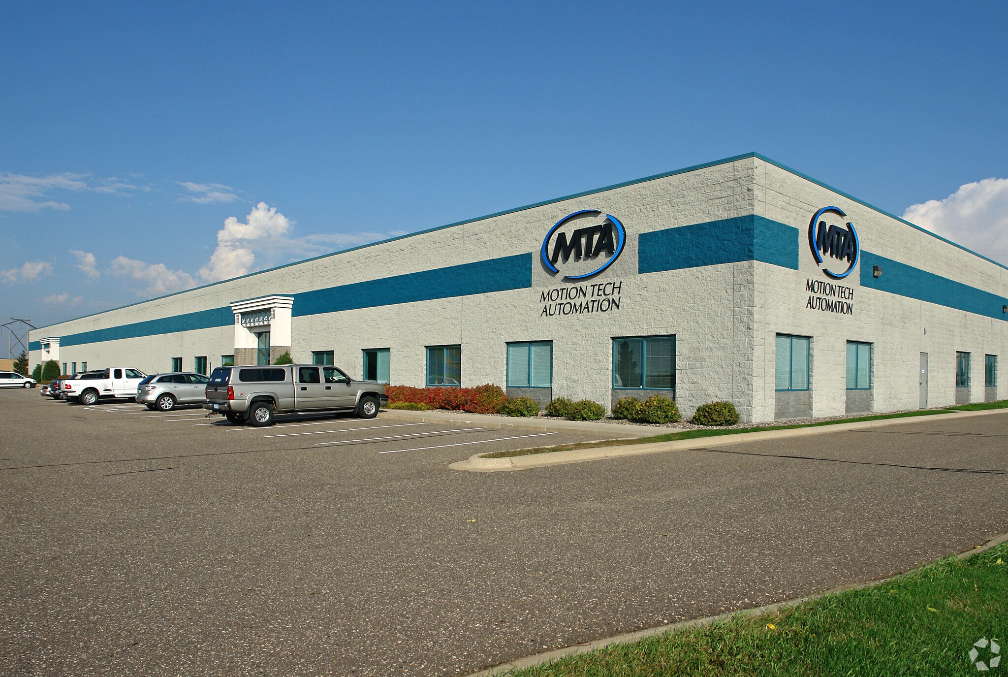 7160-7166 4th St N, Oakdale, MN for Rent