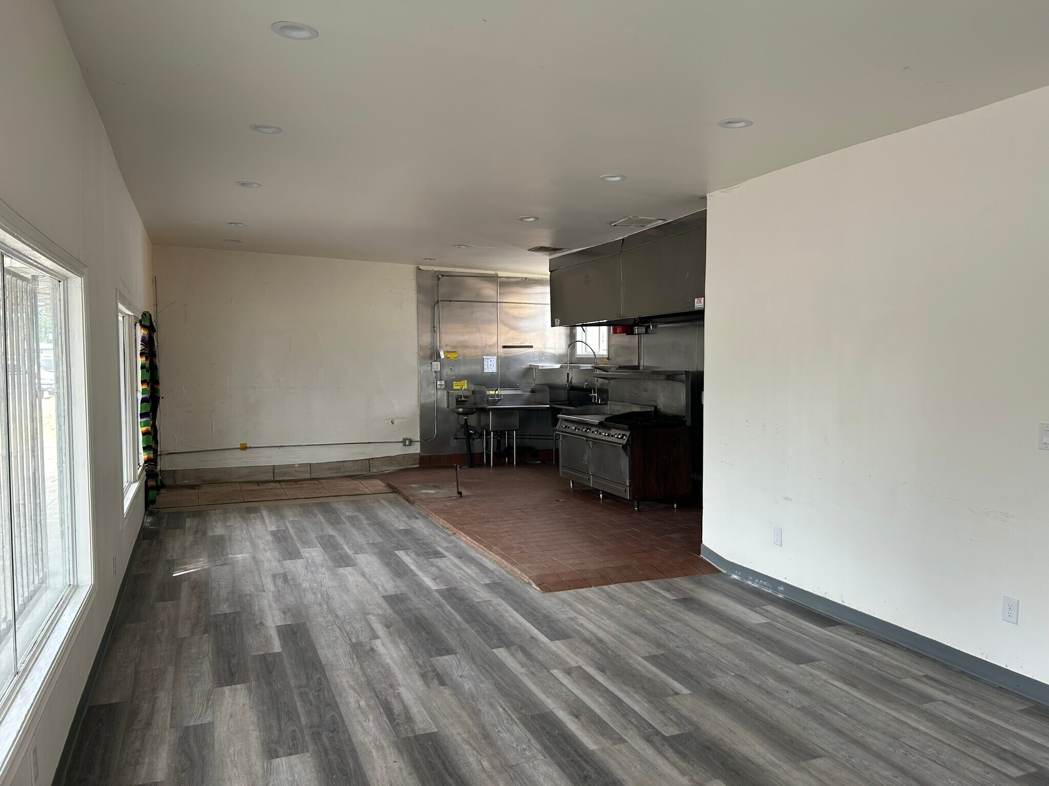 8122 Avalon Blvd, Los Angeles, CA for Rent