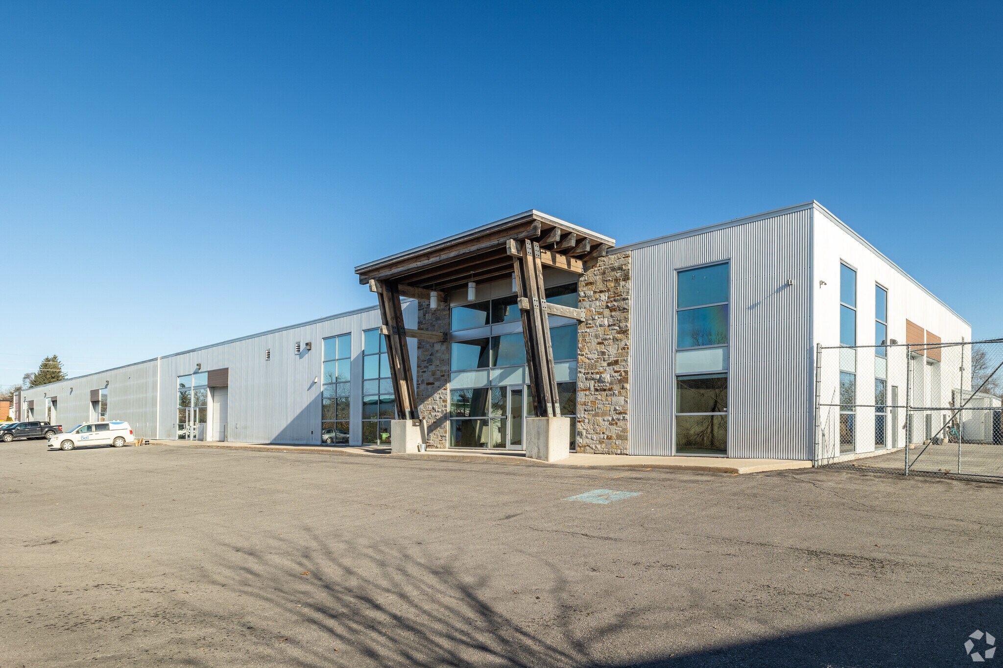 1084 Kenaston St, Ottawa, ON for Rent