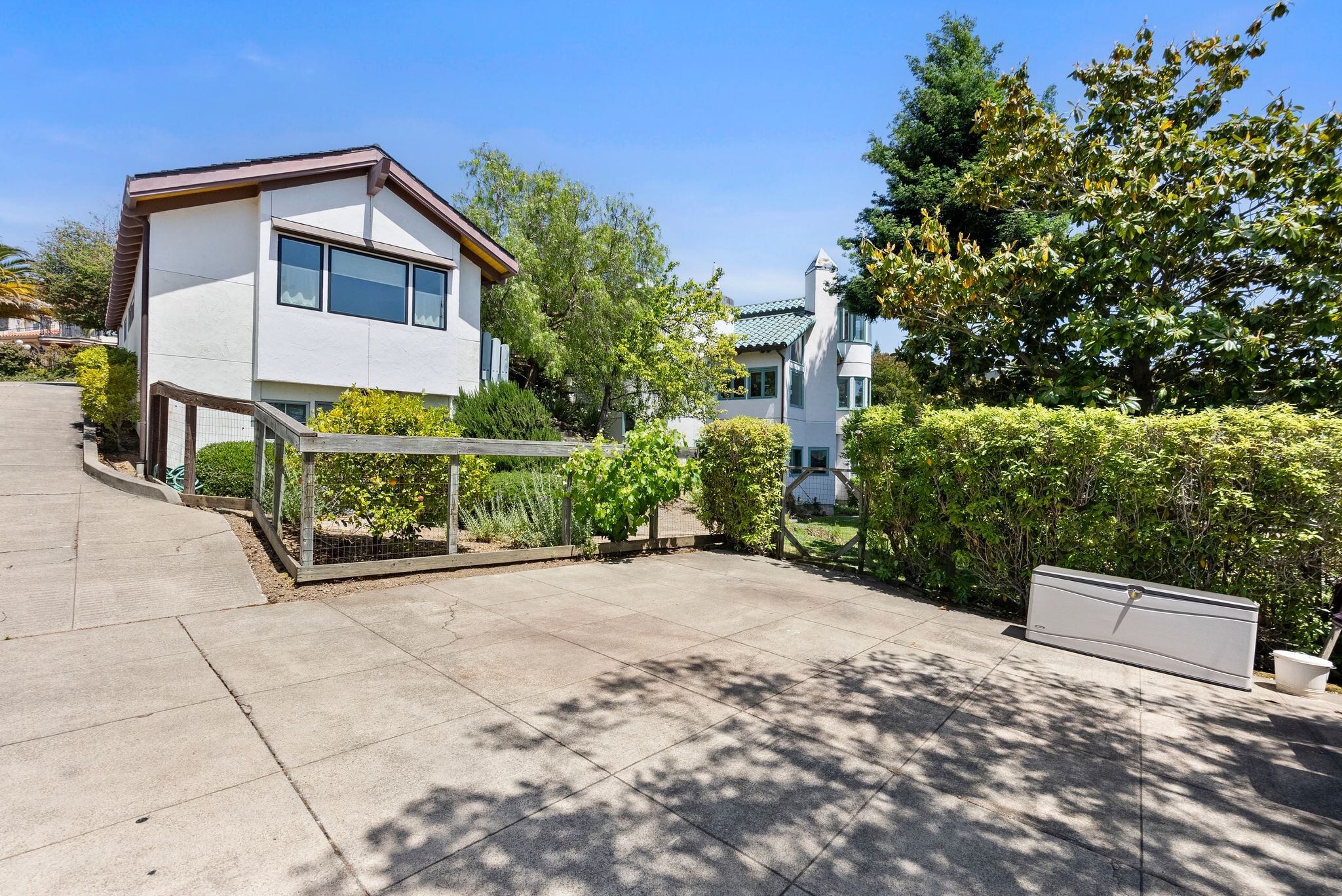 5729 Buena Vista Ave, Oakland, CA for Sale