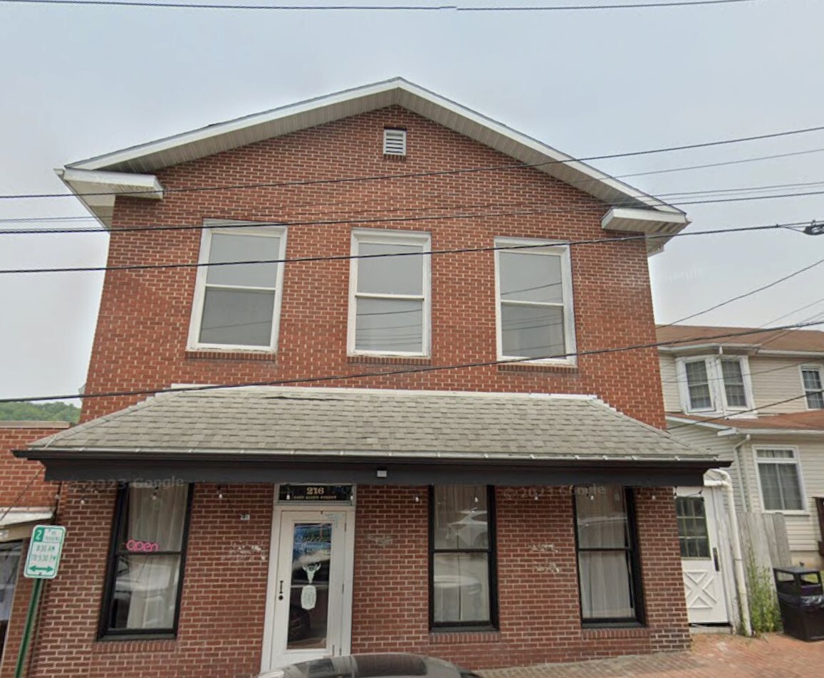 216 E Alder St, Oakland, MD for Sale