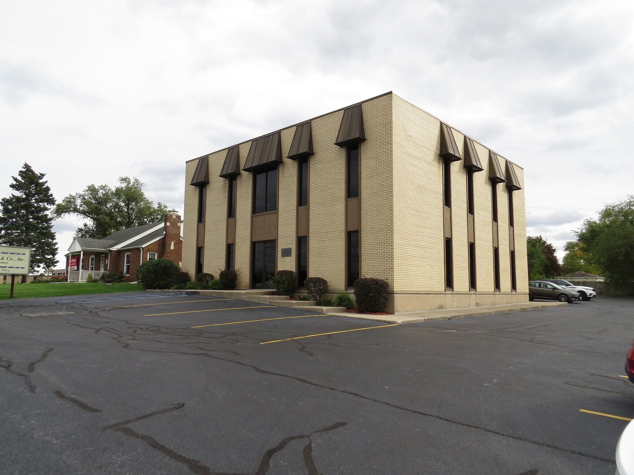 2111 W Lincoln Hwy, Merrillville, IN for Rent