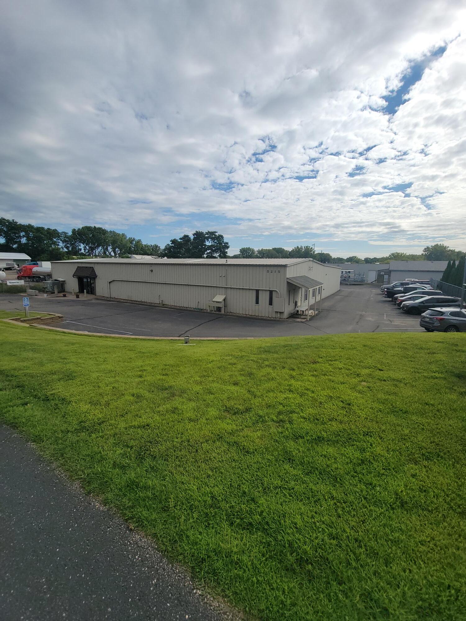 5215 Gershwin Ave, Oakdale, MN for Sale