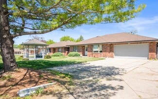 Anderson, IN Apartments - 714 College Dr