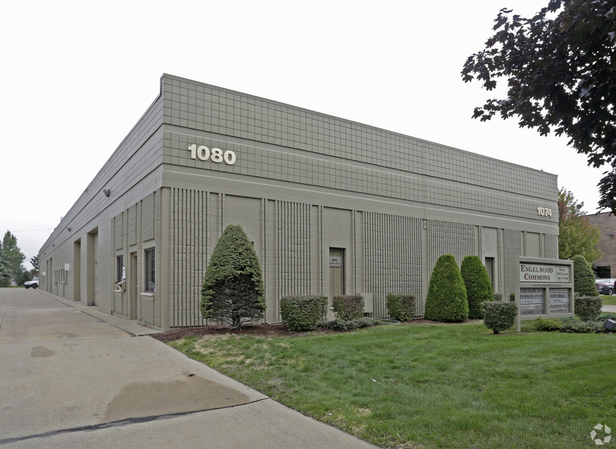 1074-1080 Centre Rd, Auburn Hills, MI for Rent