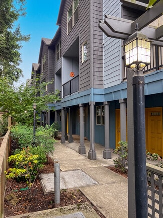 11012-11016 SE Stark St  