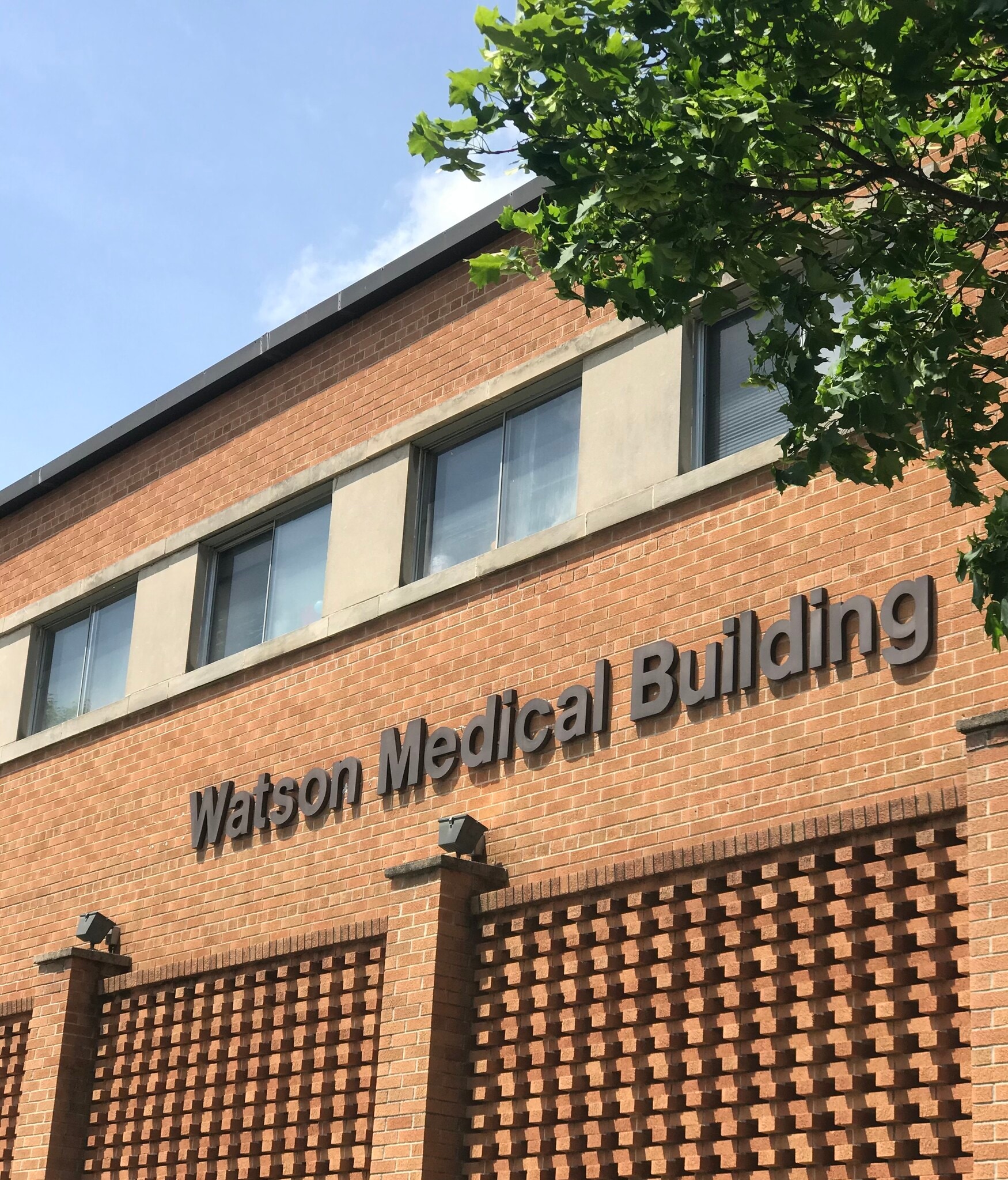 3915 Watson Rd, Saint Louis, MO for Rent