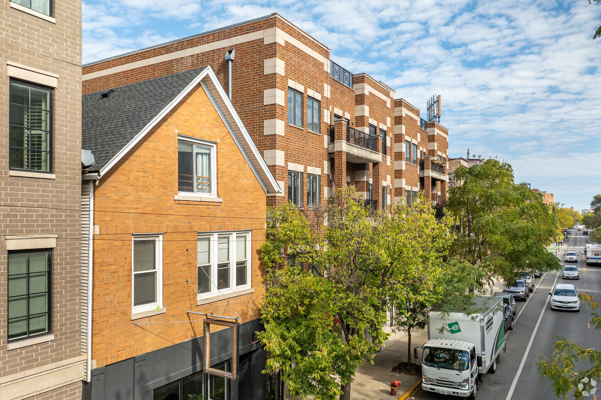 2128-2130 W Belmont Ave, Chicago, IL for Rent