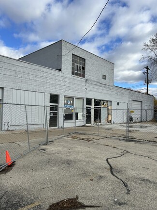 Oshkosh, WI Storefront Retail/Office - 640 N Main St