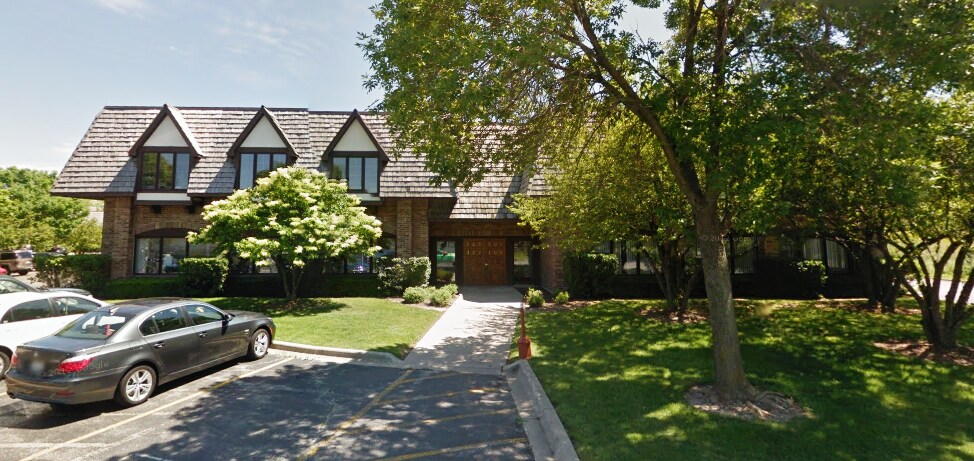 28085 N Ashley Cir, Libertyville, IL for Sale