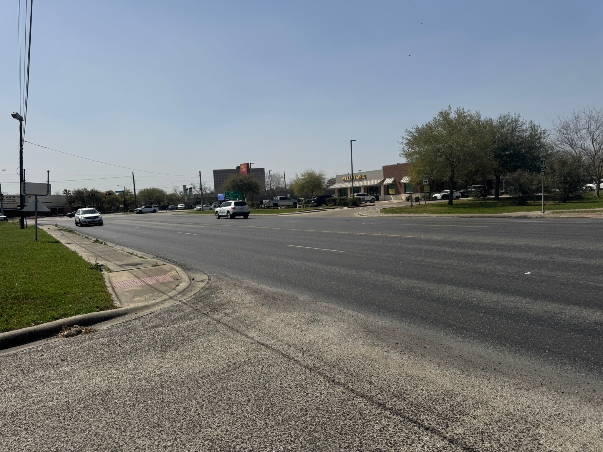 1301 N Main St, Victoria, TX for Sale