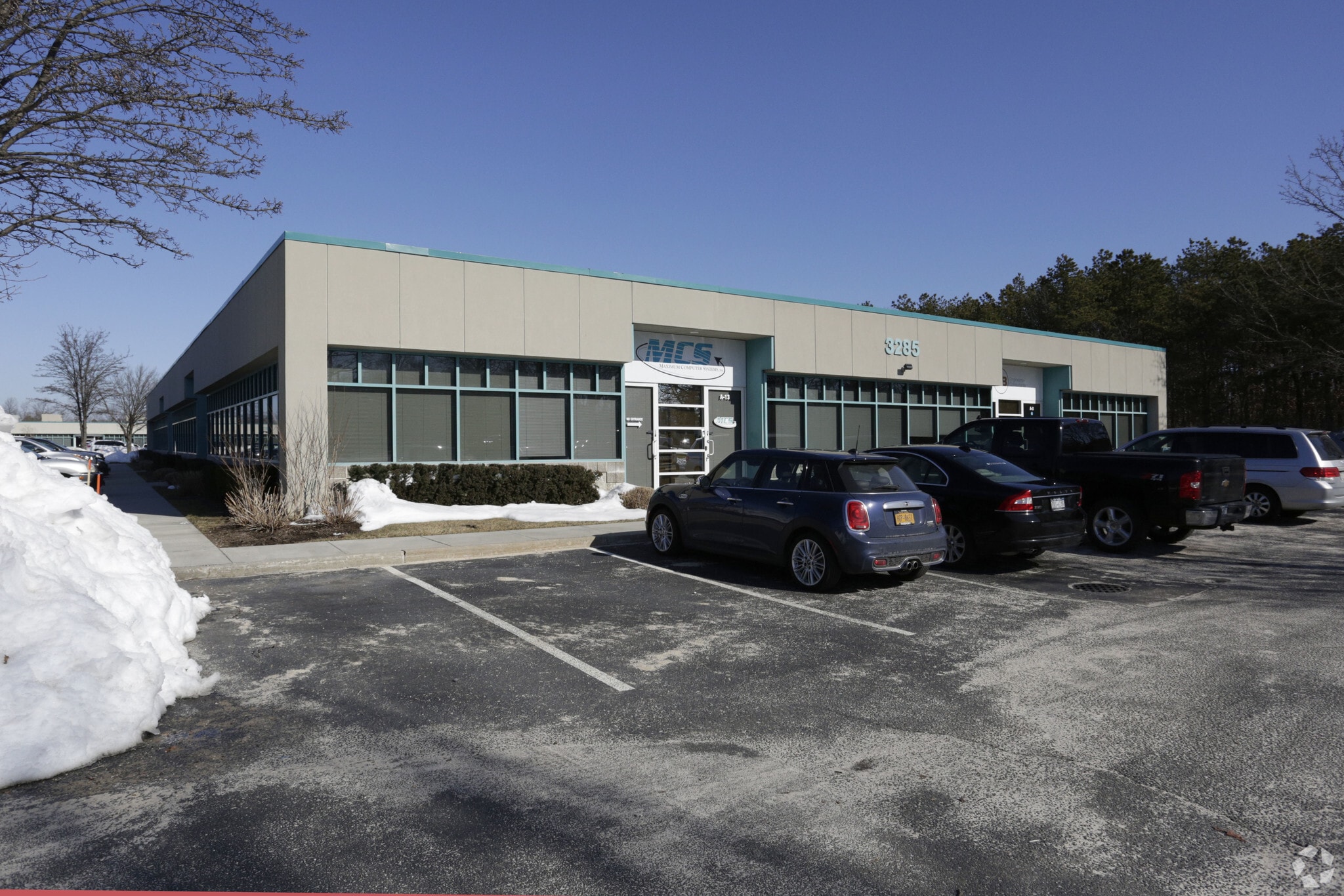 3285 Veterans Memorial Hwy, Ronkonkoma, NY for Rent