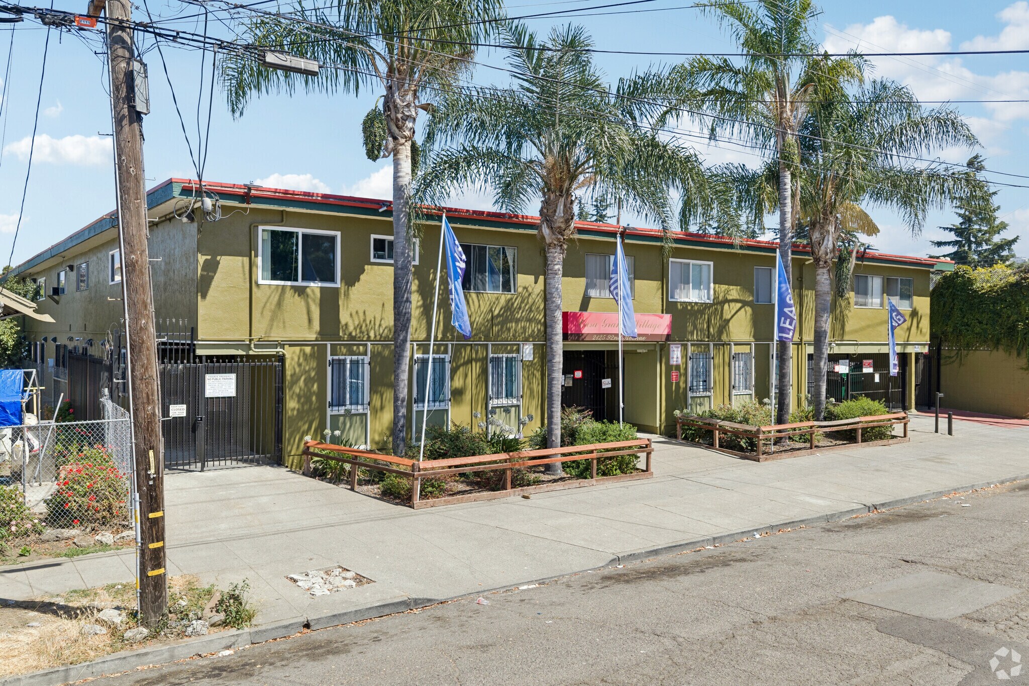 2125 92nd Ave, Oakland, CA for Sale