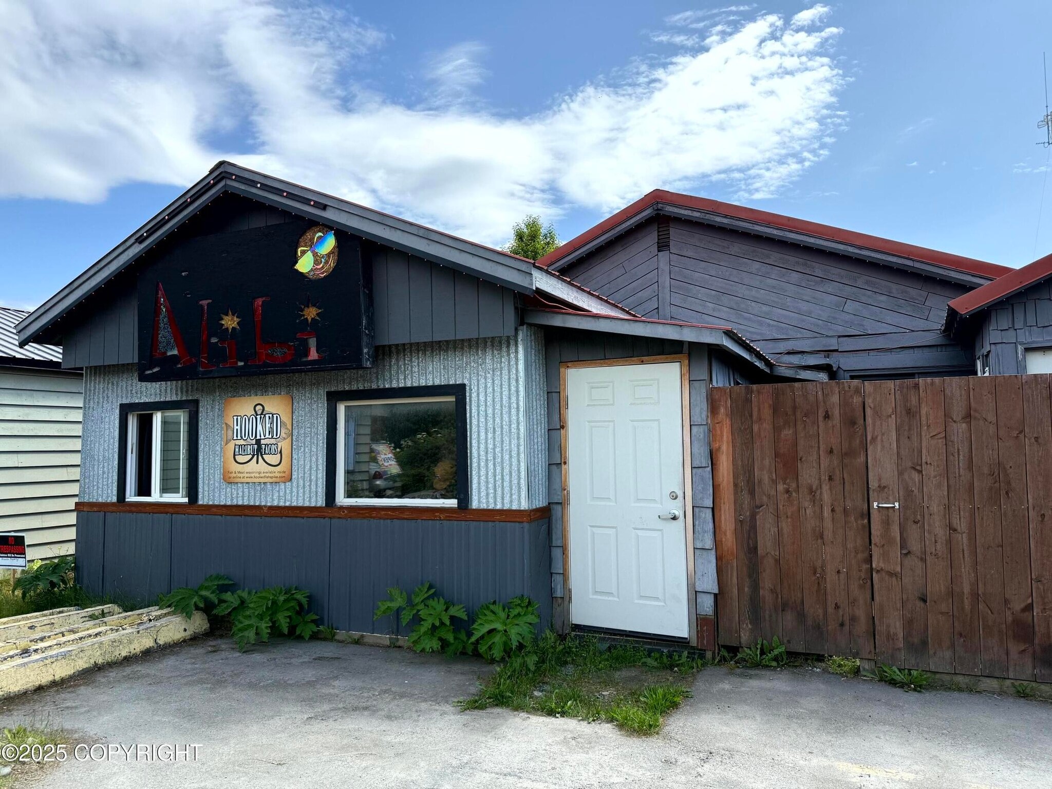 453 E Pioneer Ave, Homer, AK for Sale