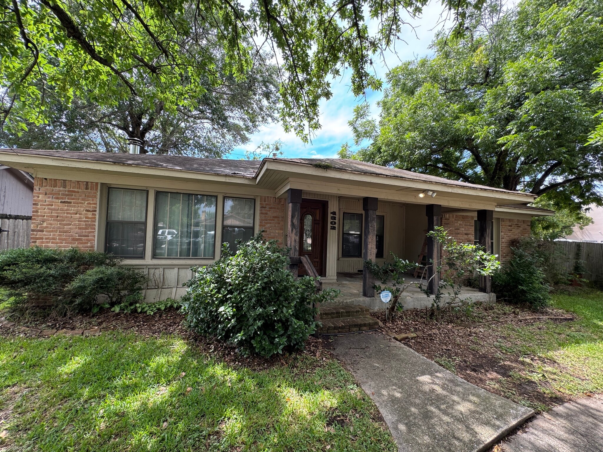 4302 Continental Dr, Houston, TX for Sale