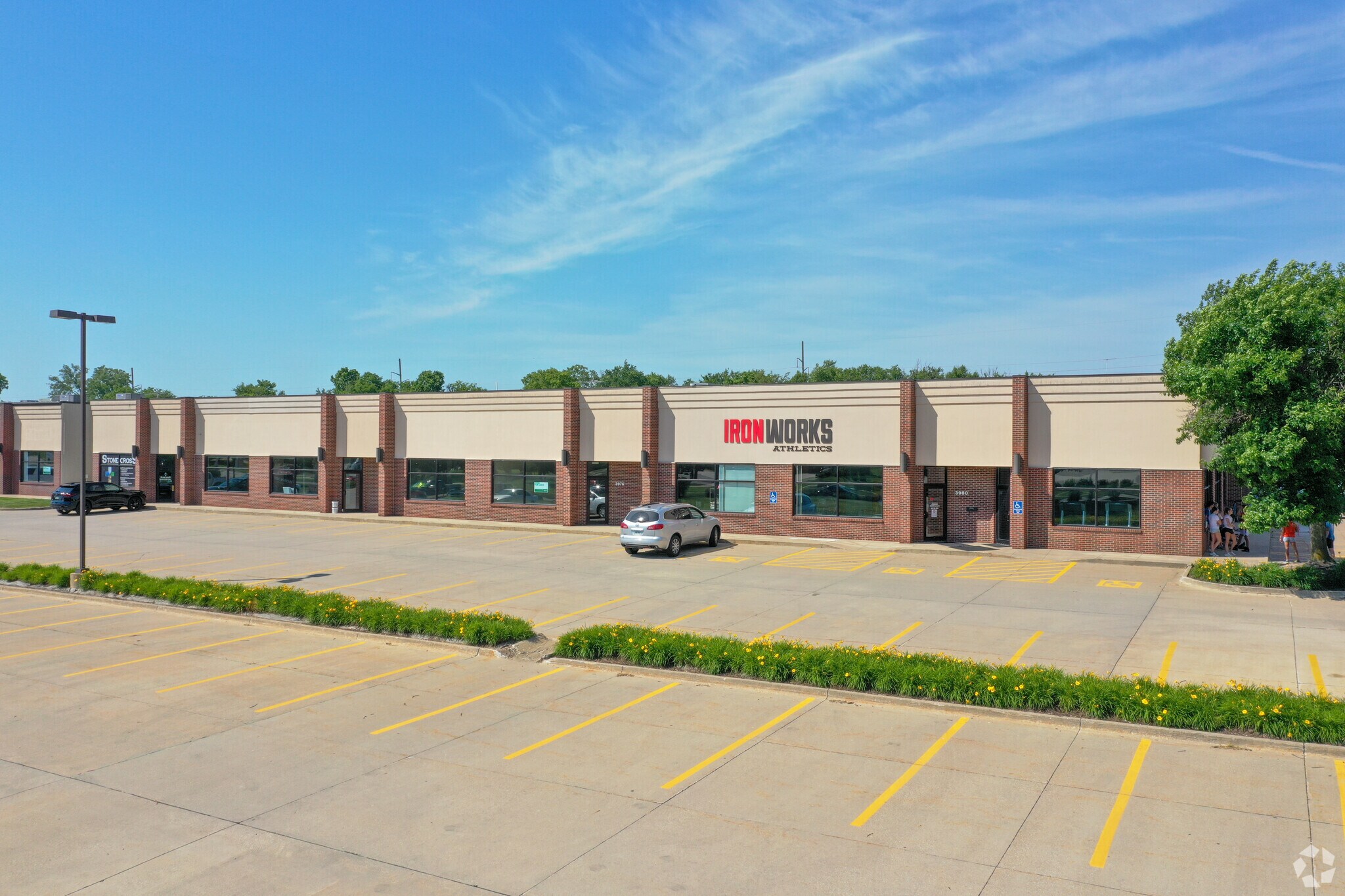 3946-3998 NW Urbandale Dr, Urbandale, IA for Rent