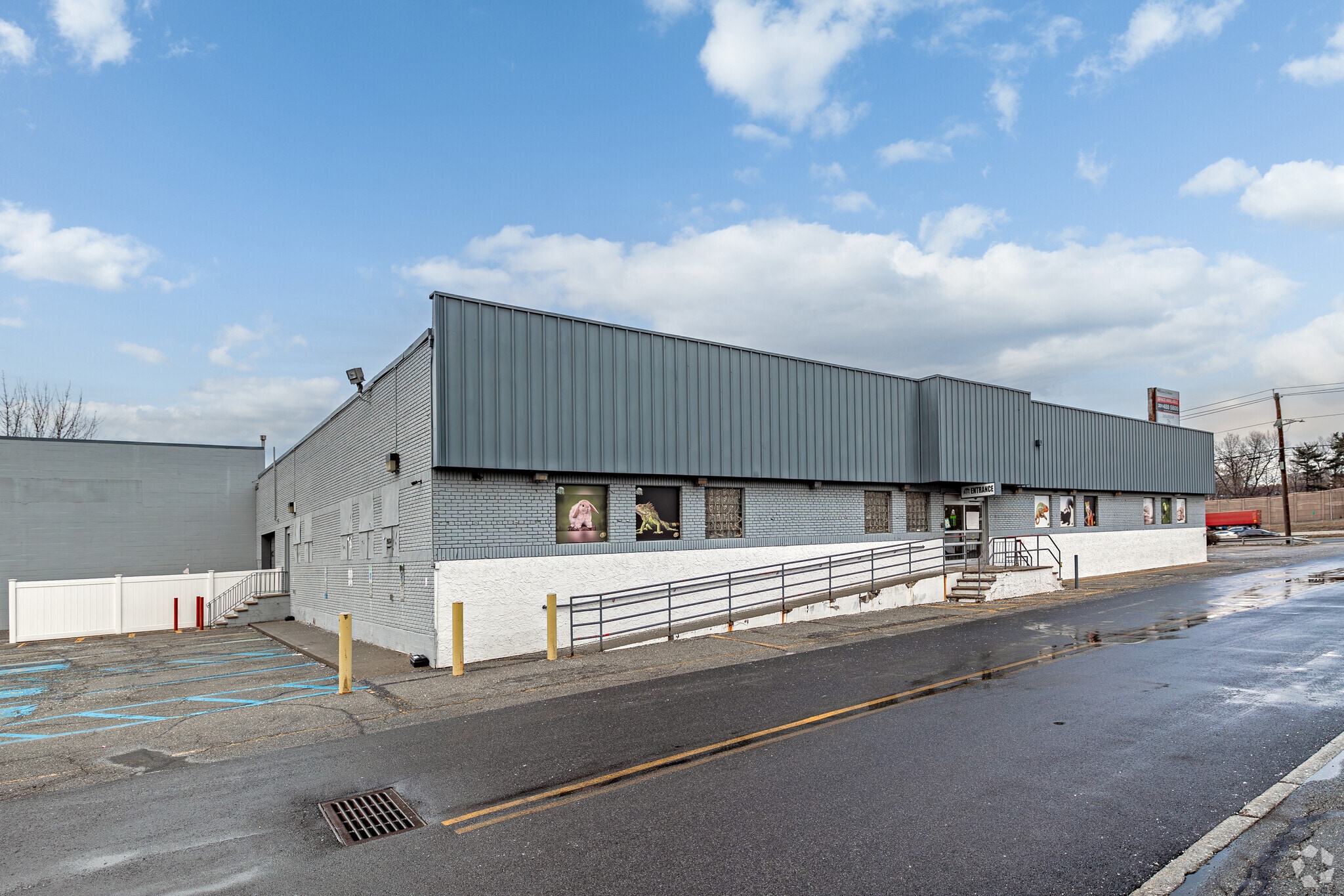 240 State Rt 17 S, Lodi, NJ for Rent