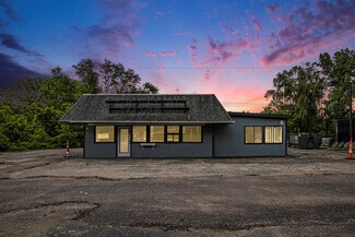 6981 & 6973 W Blue Water Highway, Sarana