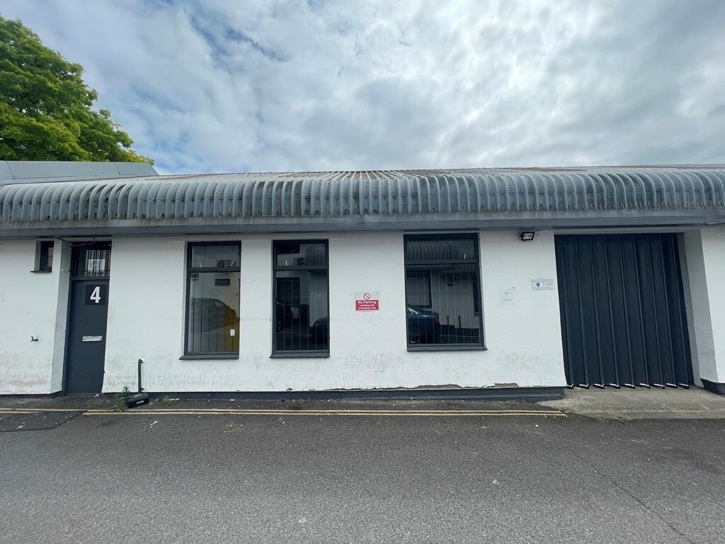 Brook Ln N, Brentford, LND for Rent