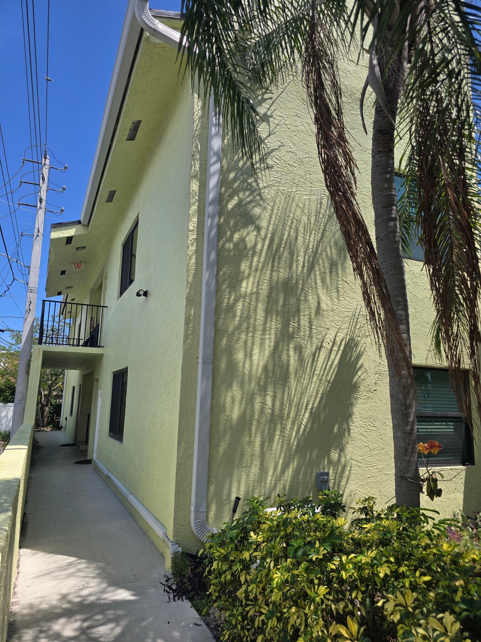 810 SE 8th Ave, Deerfield Beach, FL for Rent