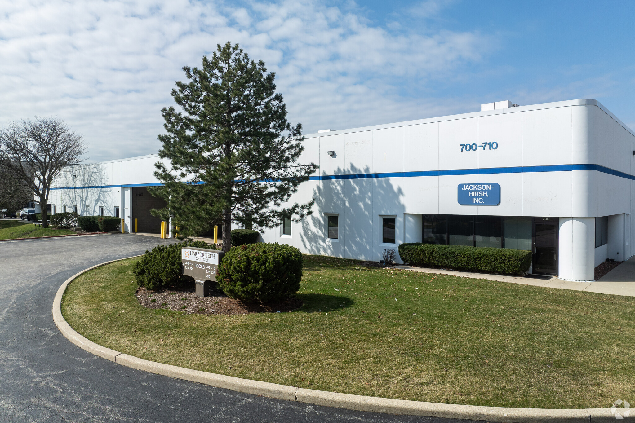 700-730 Anthony Trl, Northbrook, IL for Rent