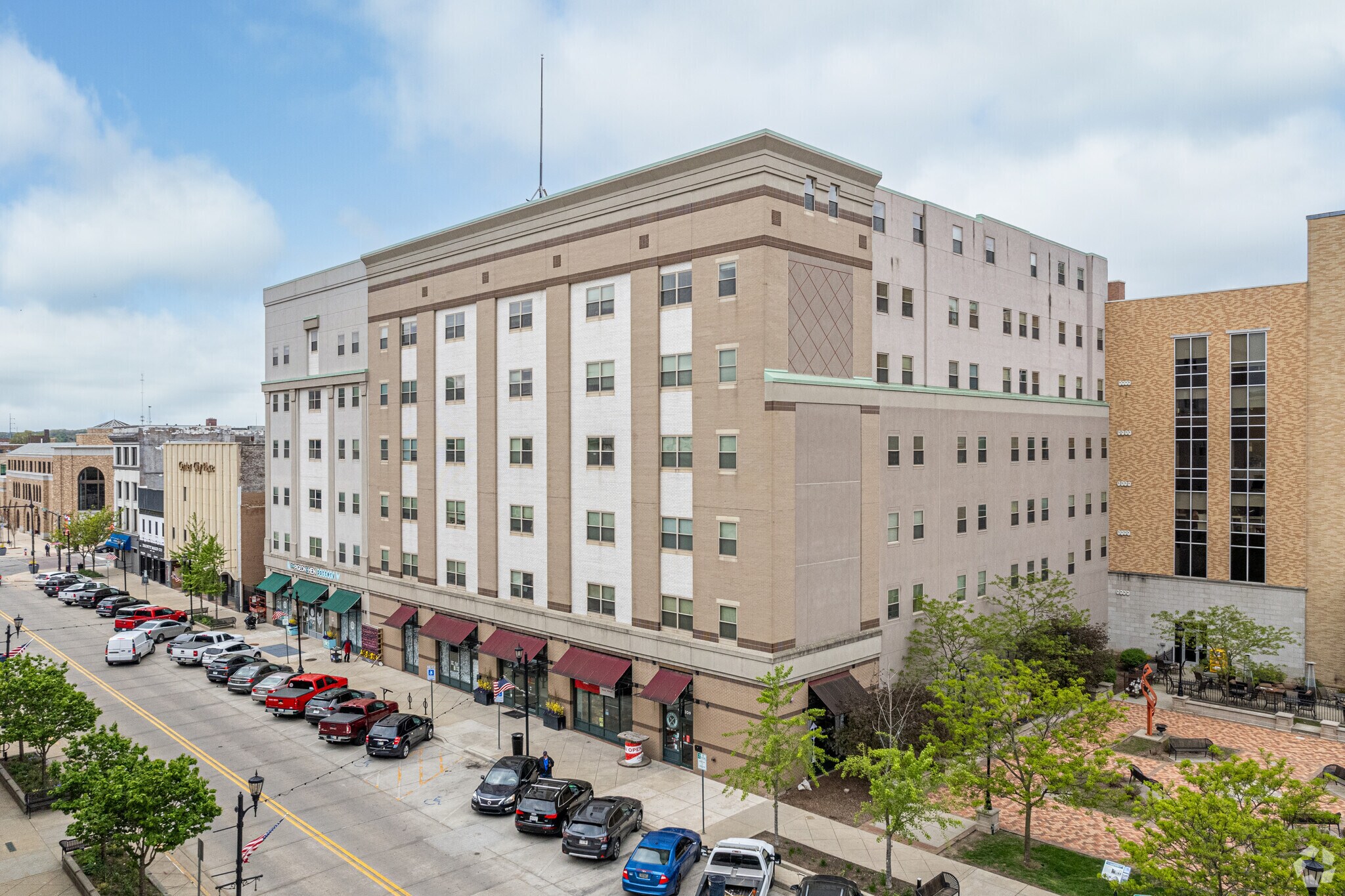 211 S Michigan St, South Bend, IN for Rent