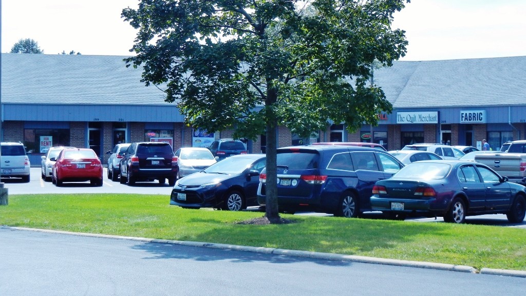 27W181-27W239 Geneva Rd, Winfield, IL for Rent