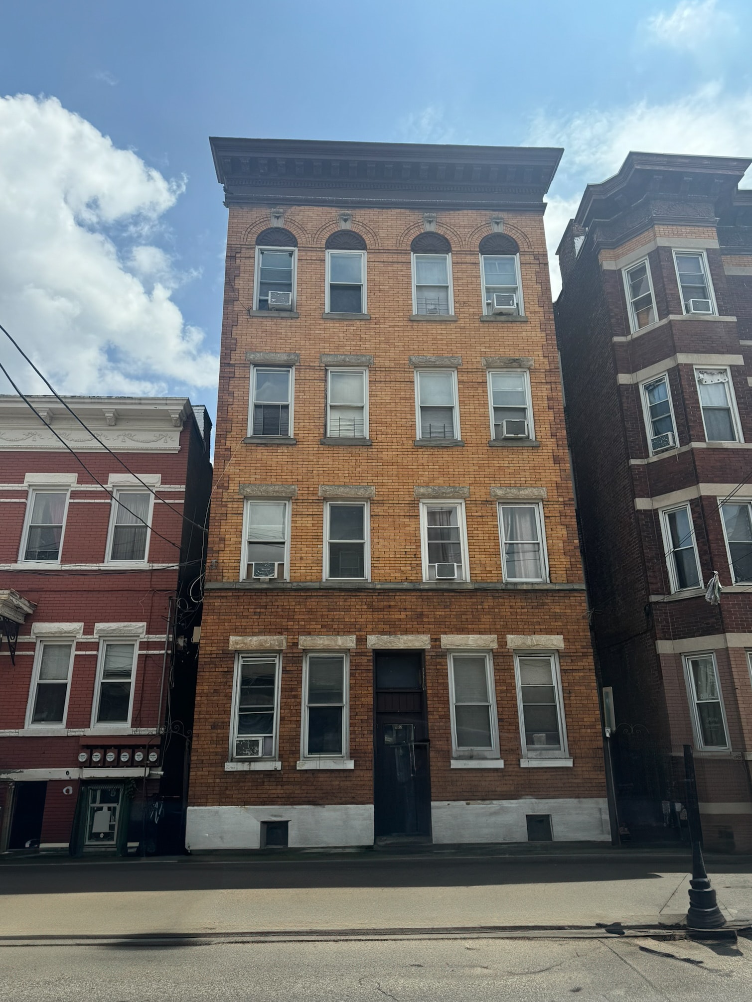 902 West St, Union City, NJ for Sale
