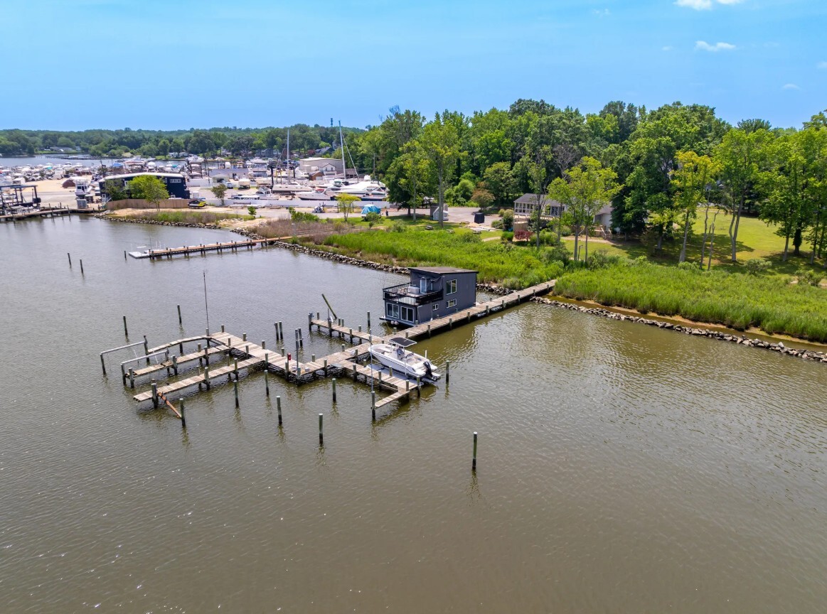 1052 Old Turkey Point Rd, Edgewater, MD for Sale