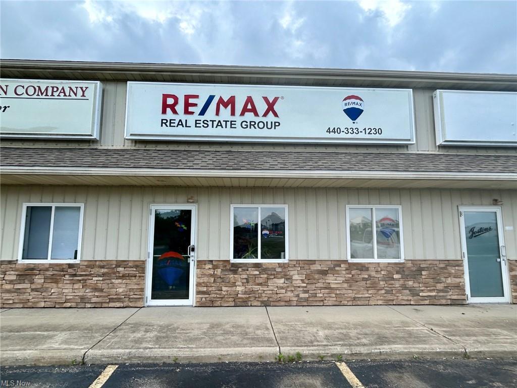 32961 Pin Oak Pky, Avon Lake, OH for Sale