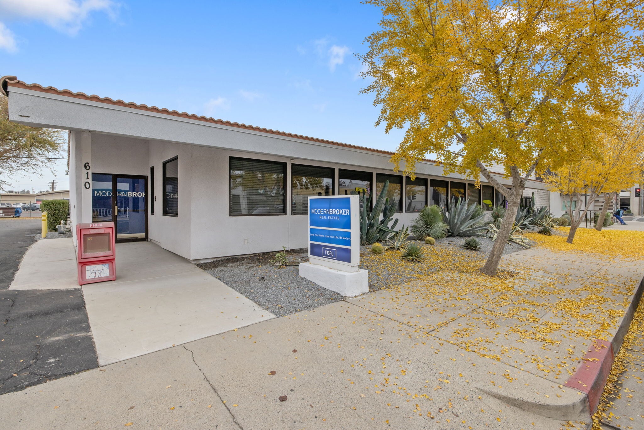 610 W Main St, Visalia, CA for Rent