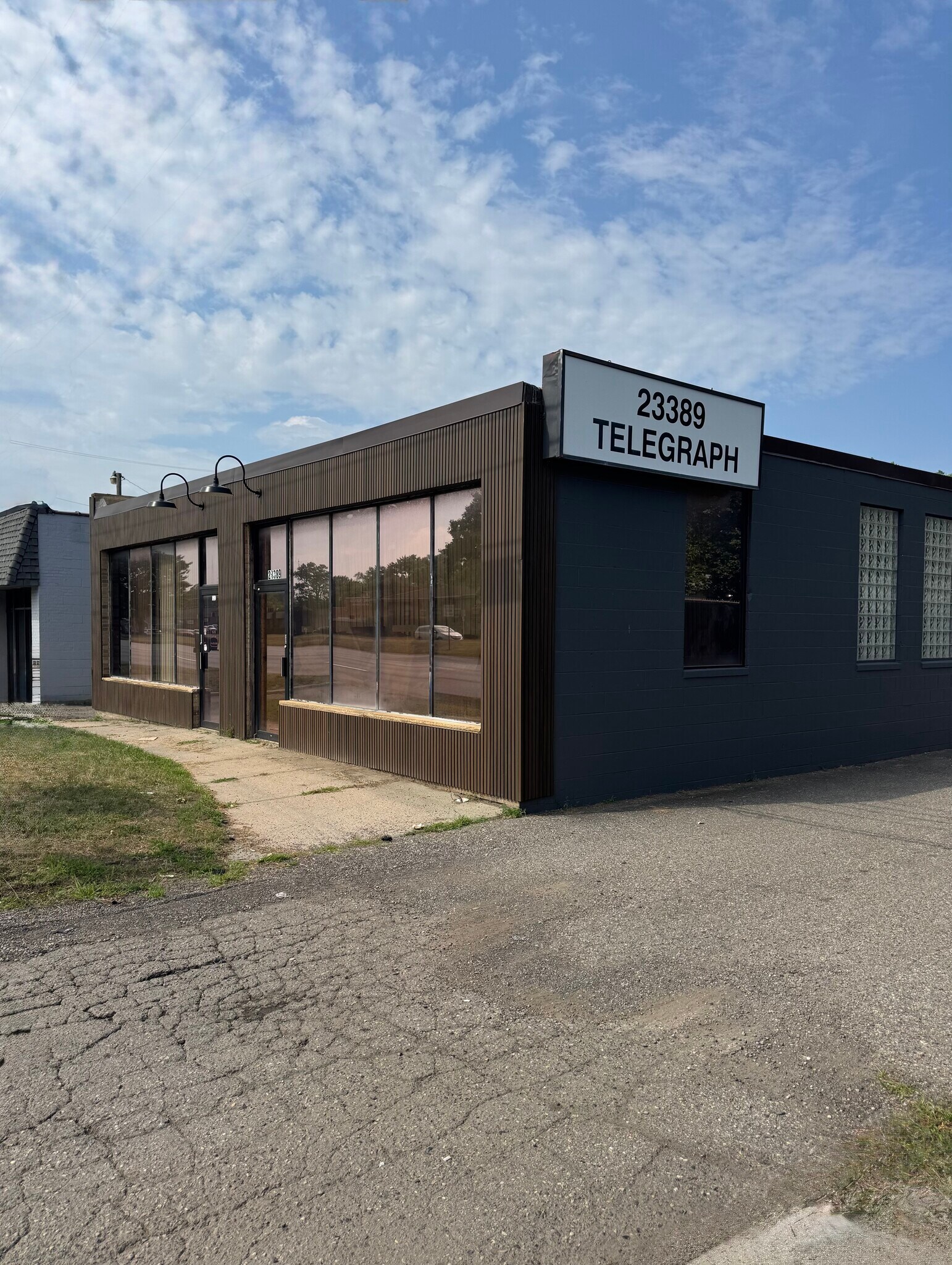 23389-23391 Telegraph Rd, Southfield, MI for Rent