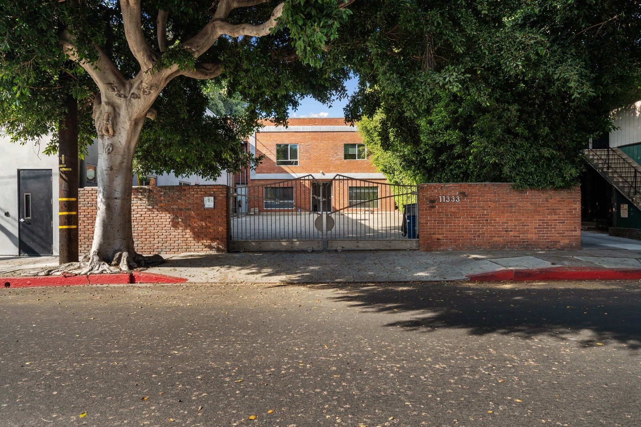 11333 Iowa Ave, Los Angeles, CA for Sale