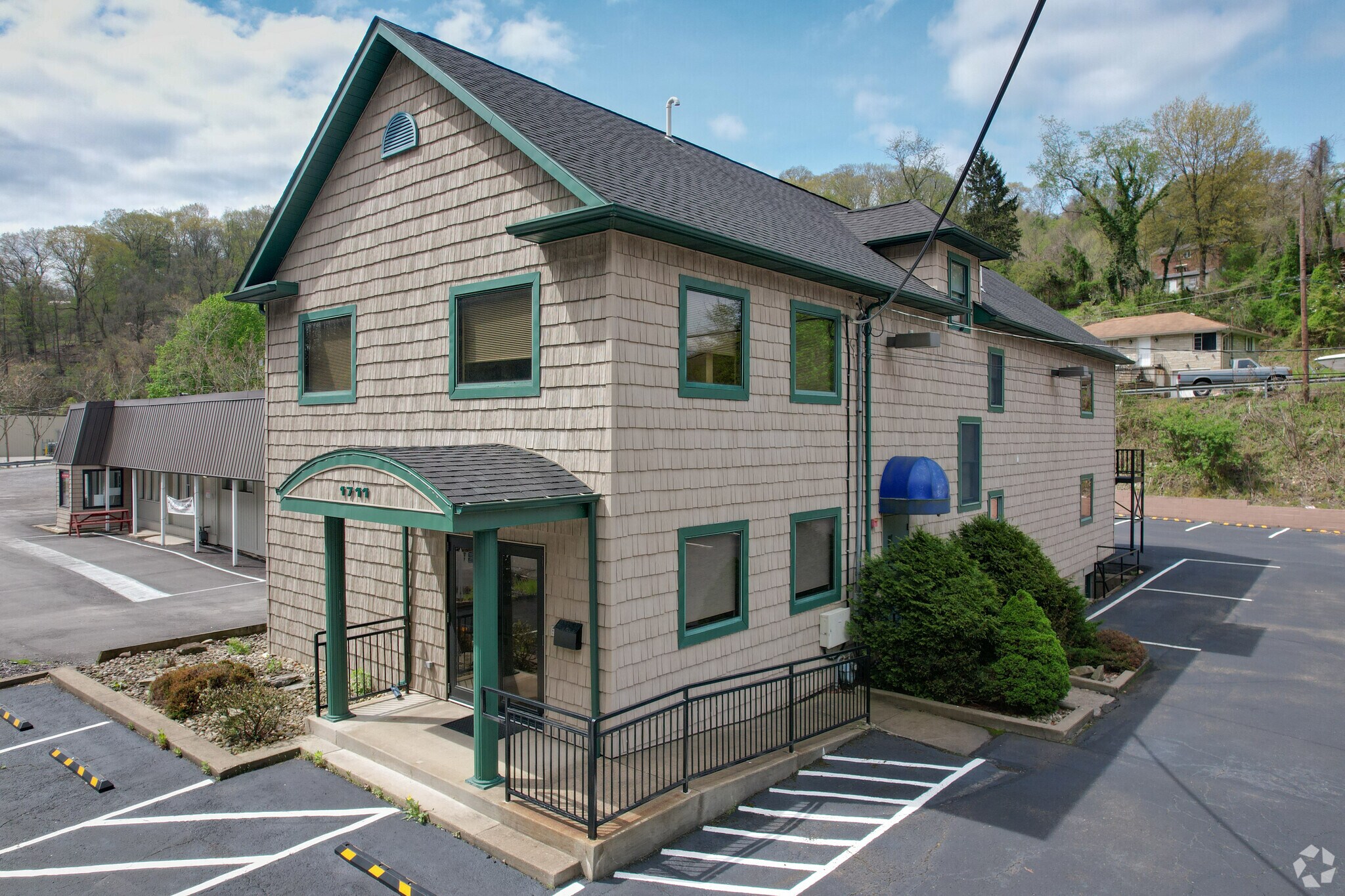 1711 Babcock Blvd, Pittsburgh, PA for Rent