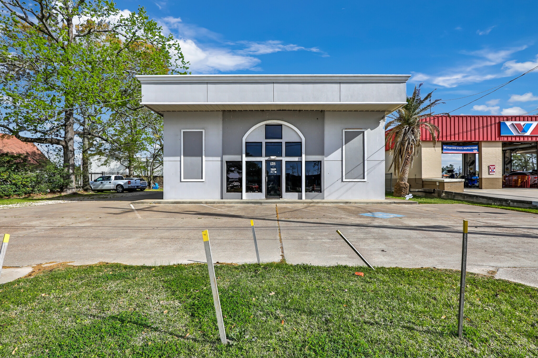 1725 Northpark Dr, Kingwood, TX for Sale