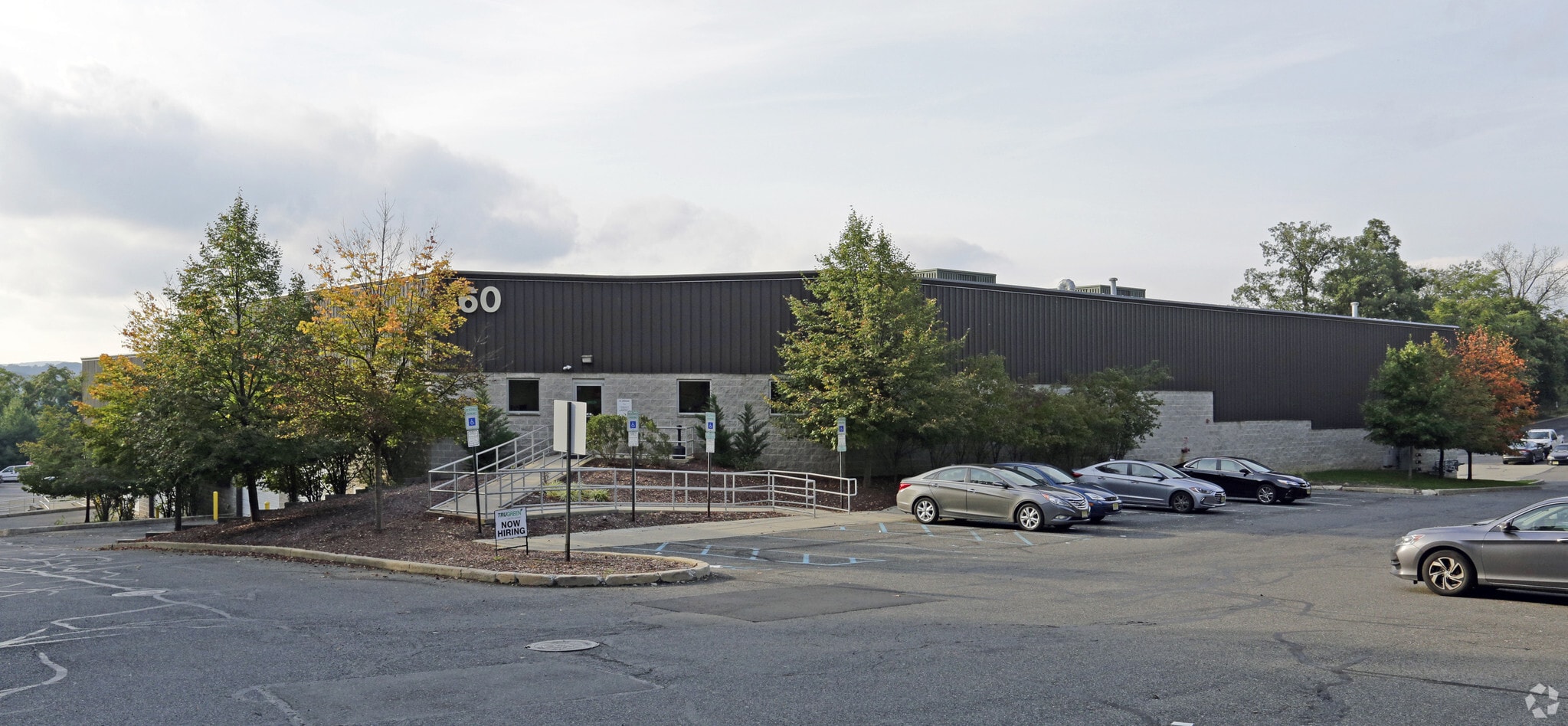 60 Owens Dr, Wayne, NJ for Rent
