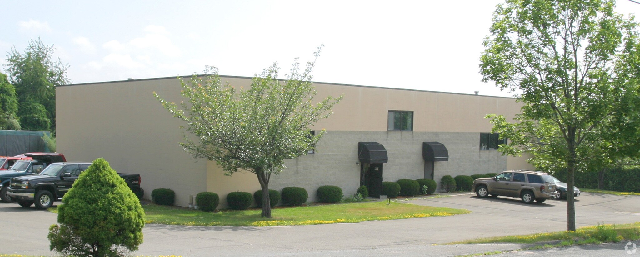 16 Commerce Cir, Durham, CT for Rent