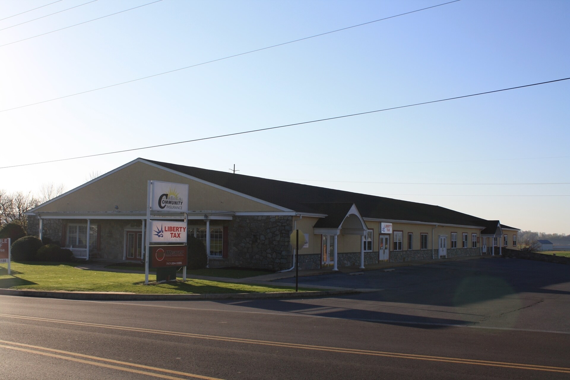 684 W Main St, New Holland, PA for Rent