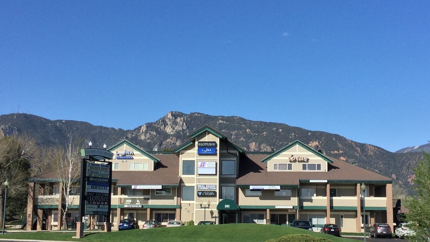 202 E Cheyenne Mountain Blvd, Colorado Springs, CO for Rent