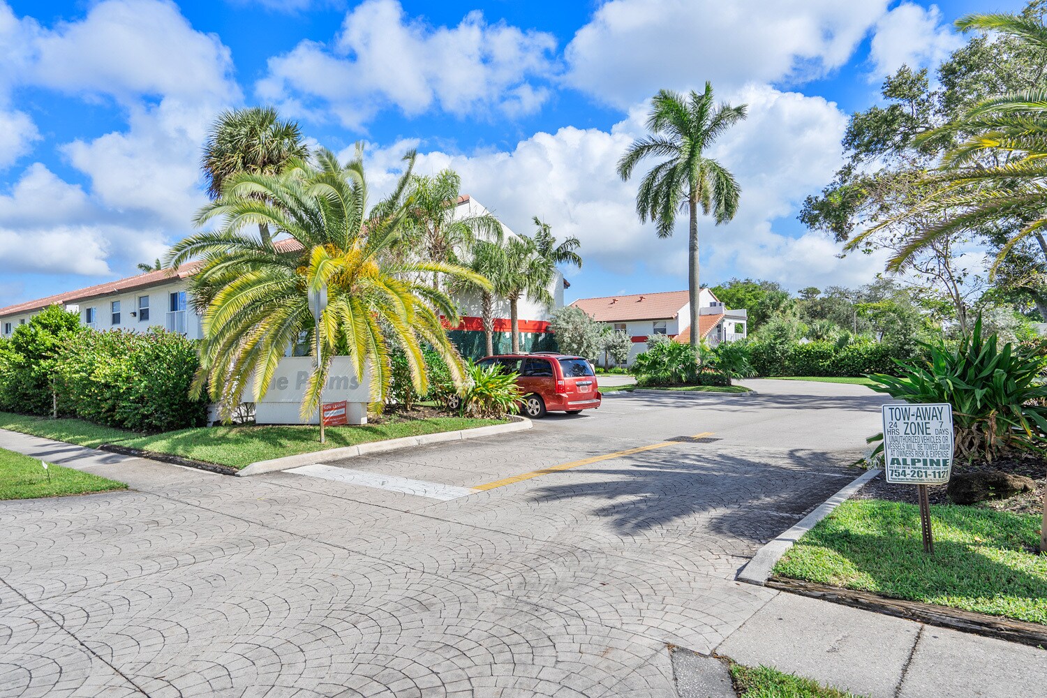 700 SW 81st Ave, North Lauderdale, FL for Sale