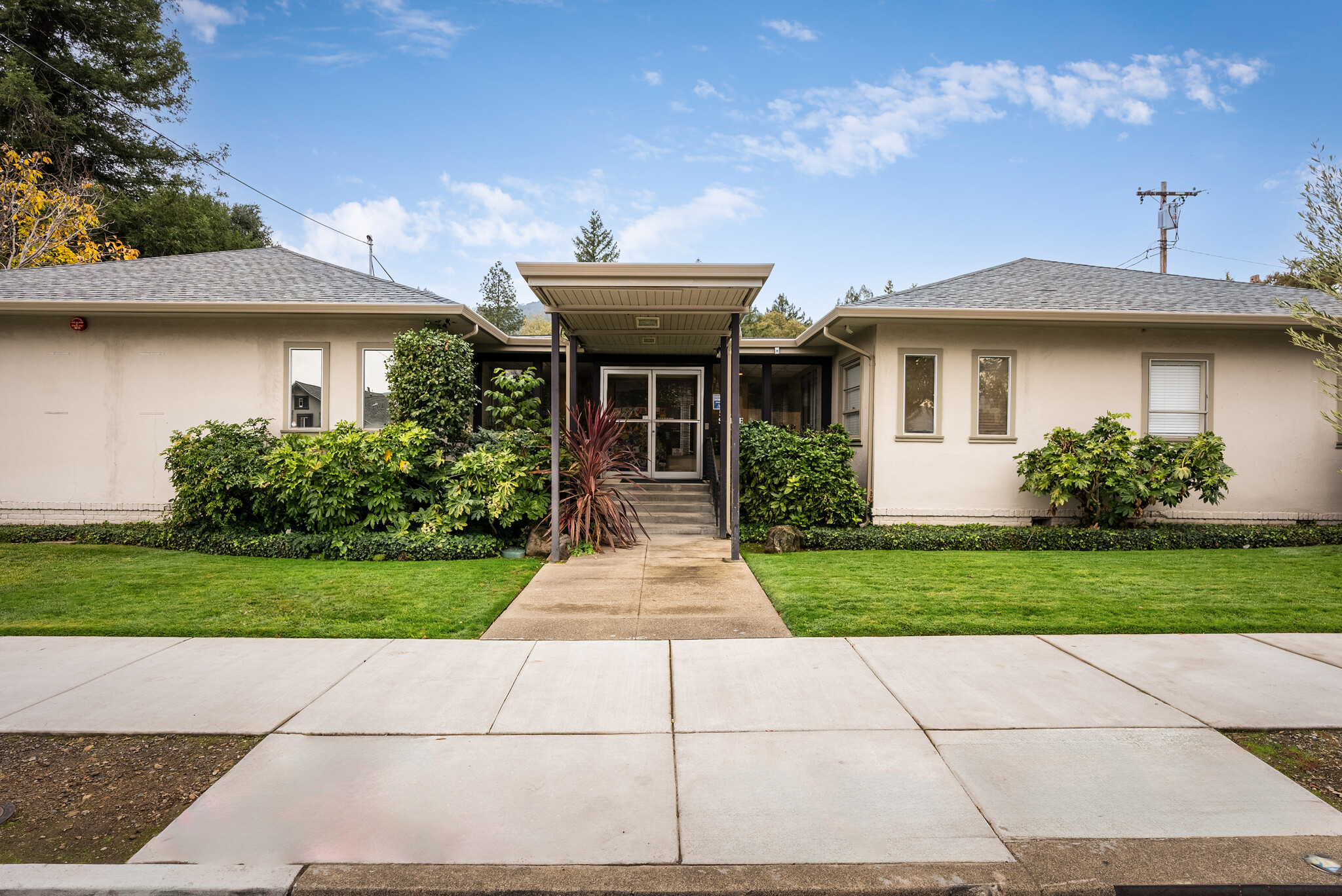 564 S Dora St, Ukiah, CA for Sale