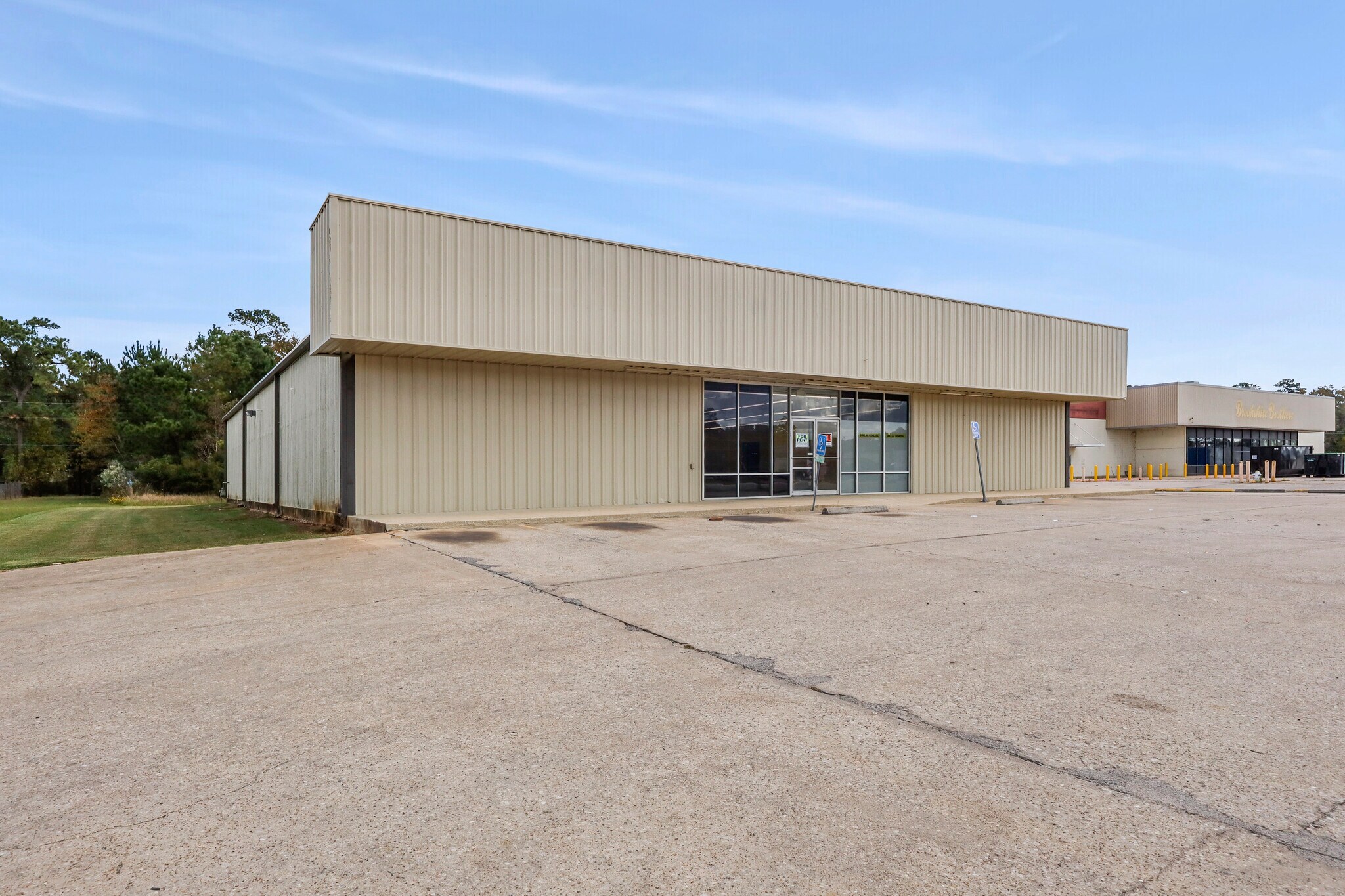 1390 N Main St, Vidor, TX for Rent
