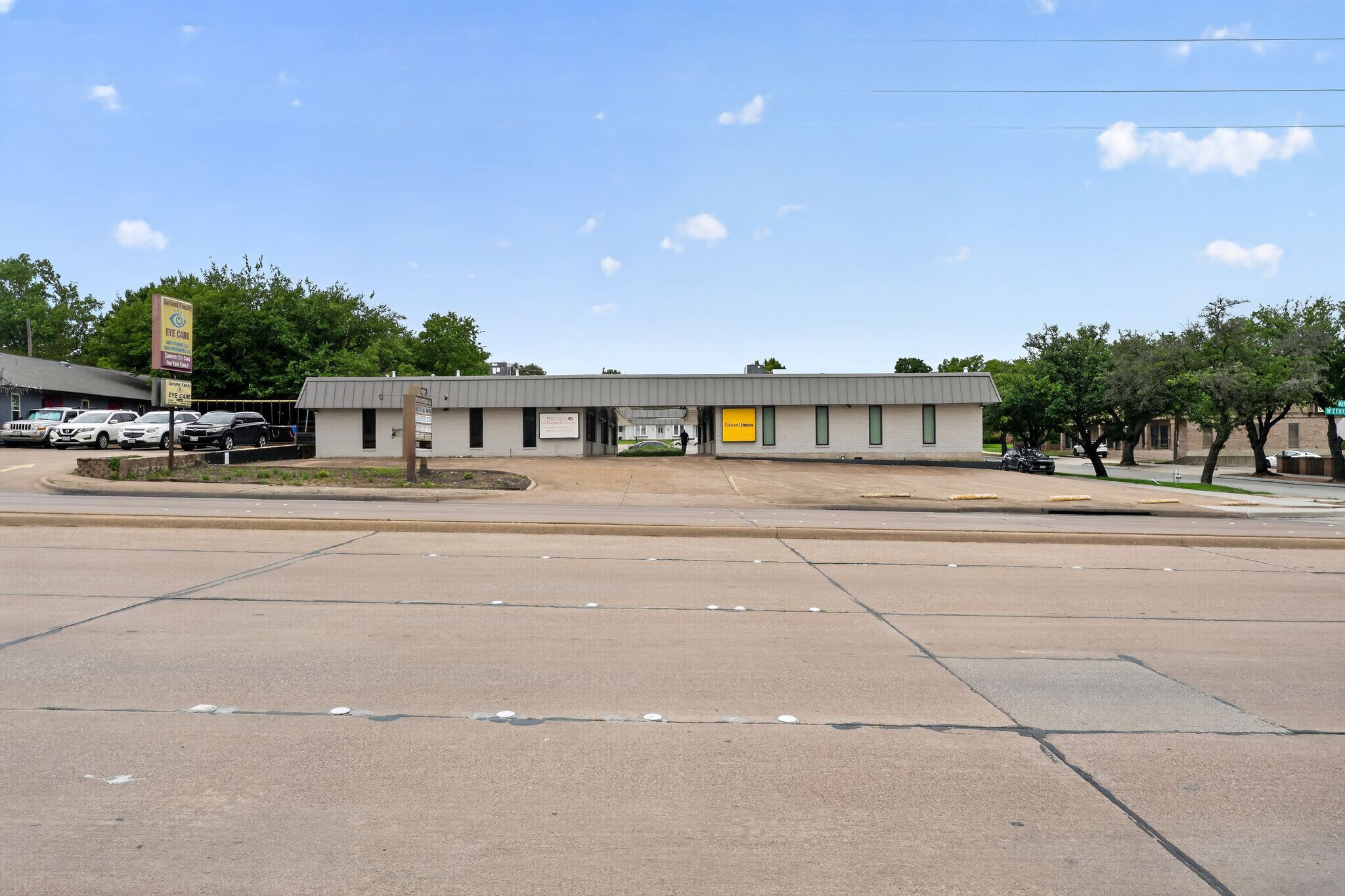 401 W Centerville Rd, Garland, TX for Sale