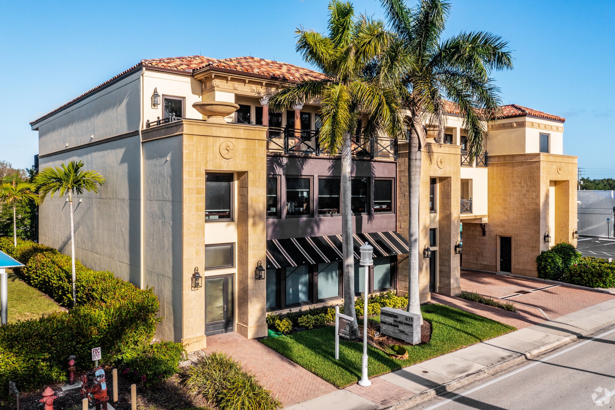 633 9th St N, Naples, FL for Rent