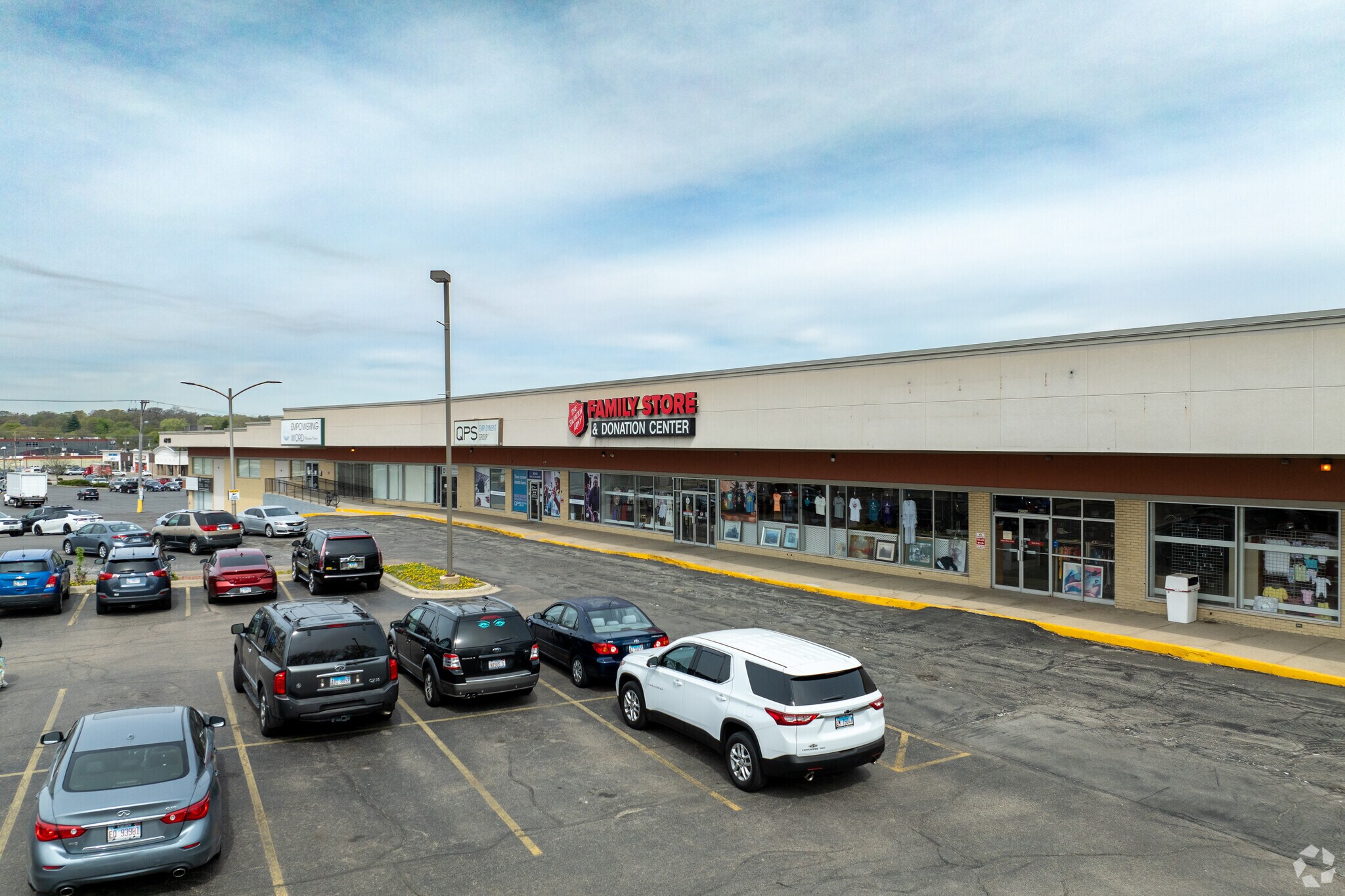 4021 E State St, Rockford, IL for Rent